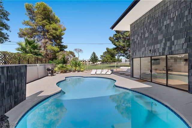 3482 Pueblo Way, Las Vegas, NV 89169