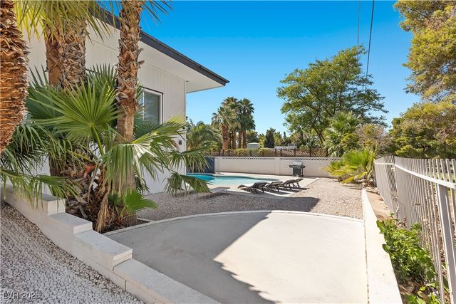 3482 Pueblo Way, Las Vegas, NV 89169