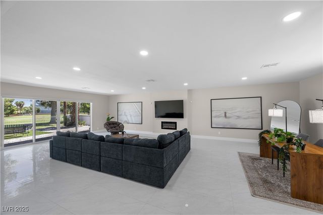 3482 Pueblo Way, Las Vegas, NV 89169