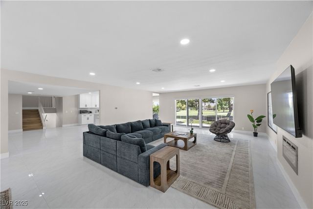 3482 Pueblo Way, Las Vegas, NV 89169