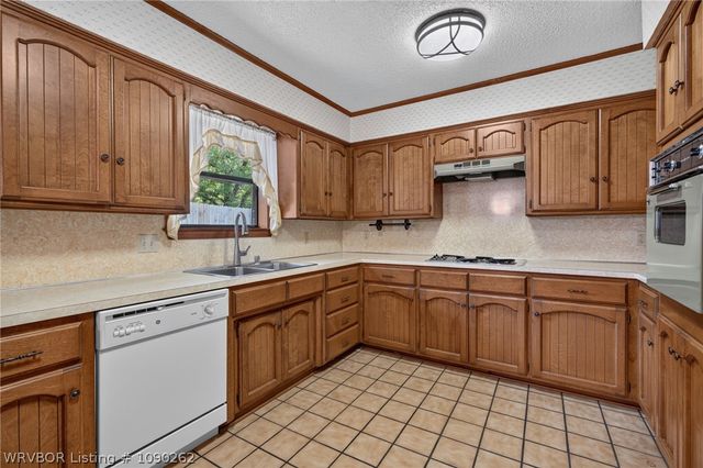 1804 Brooken Hill Drive, Fort Smith, AR 72908