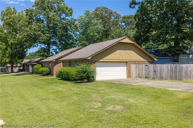 1804 Brooken Hill Drive, Fort Smith, AR 72908