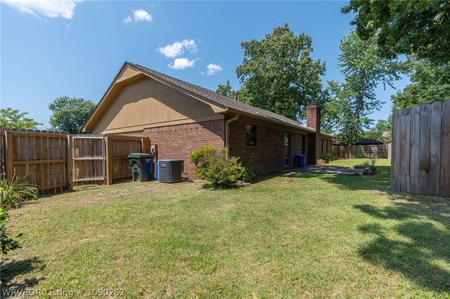 1804 Brooken Hill Drive, Fort Smith, AR 72908