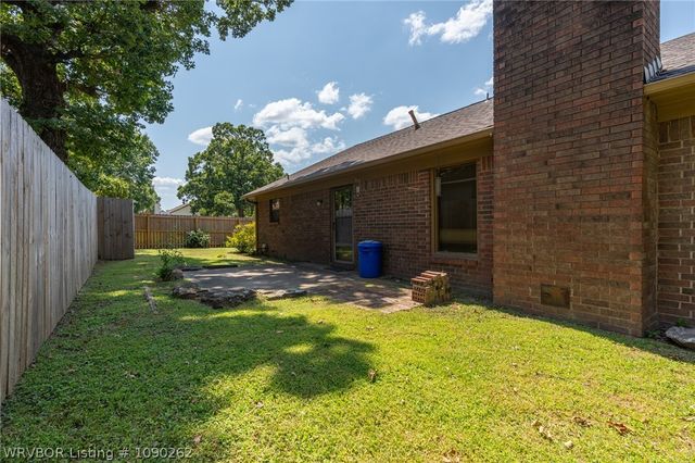 1804 Brooken Hill Drive, Fort Smith, AR 72908