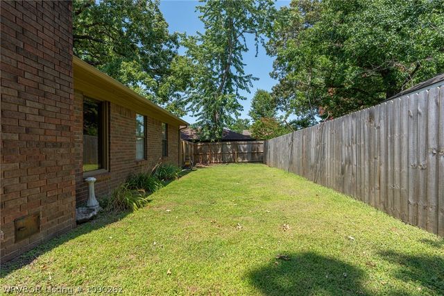 1804 Brooken Hill Drive, Fort Smith, AR 72908