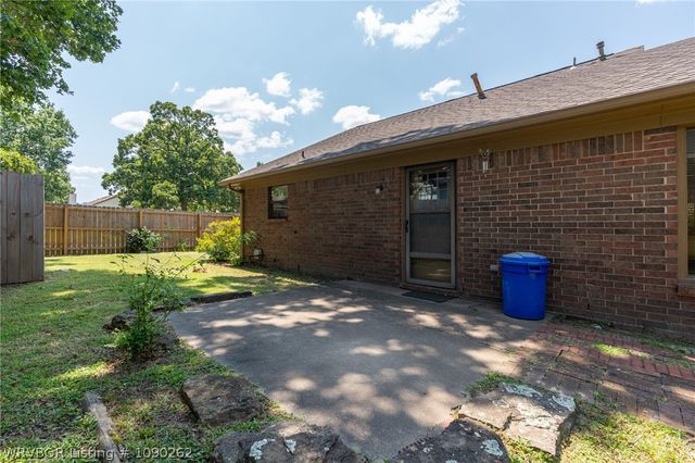 1804 Brooken Hill Drive, Fort Smith, AR 72908