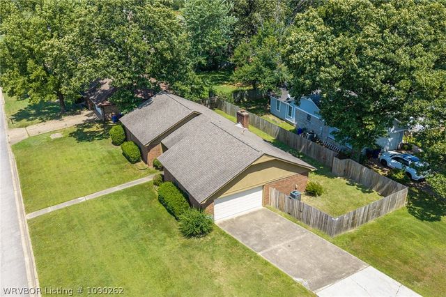 1804 Brooken Hill Drive, Fort Smith, AR 72908
