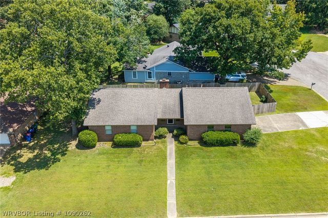 1804 Brooken Hill Drive, Fort Smith, AR 72908