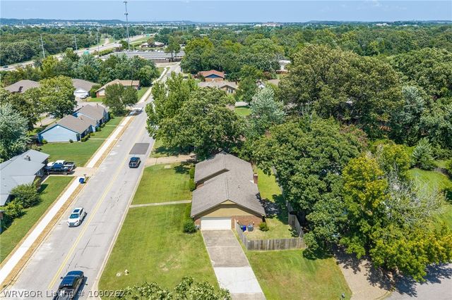 1804 Brooken Hill Drive, Fort Smith, AR 72908