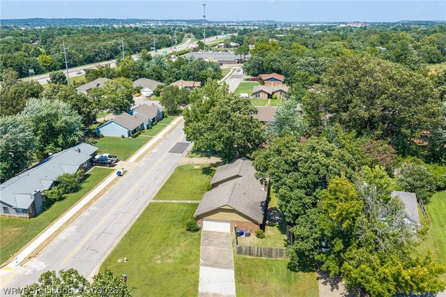 1804 Brooken Hill Drive, Fort Smith, AR 72908