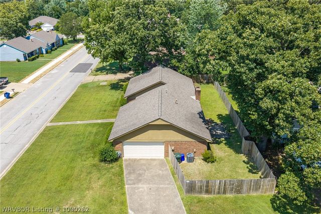 1804 Brooken Hill Drive, Fort Smith, AR 72908