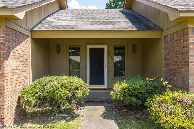 1804 Brooken Hill Drive, Fort Smith, AR 72908