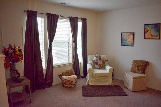 606 Village Dr, Galt, CA 95632