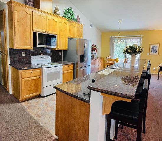 606 Village Dr, Galt, CA 95632