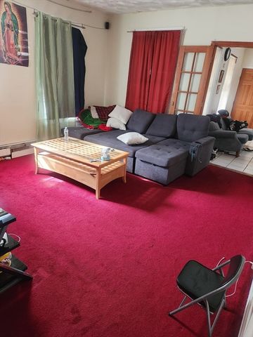 41 Butterfield St, Lowell, MA 01854