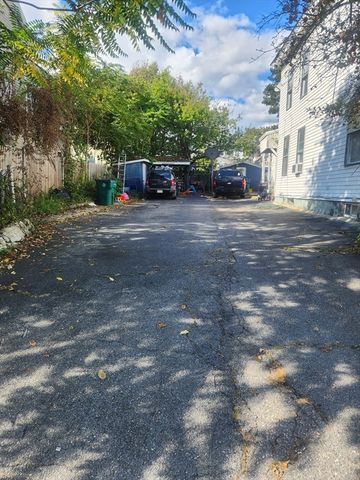 41 Butterfield St, Lowell, MA 01854