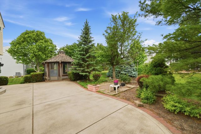 2210 Fieldcrest Drive, Mundelein, IL 60060