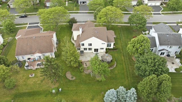 2210 Fieldcrest Drive, Mundelein, IL 60060
