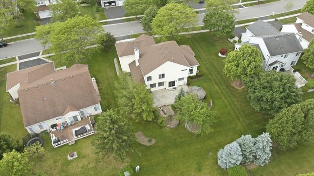 2210 Fieldcrest Drive, Mundelein, IL 60060