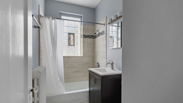 5714 N Christiana Avenue 1, Chicago, IL 60659