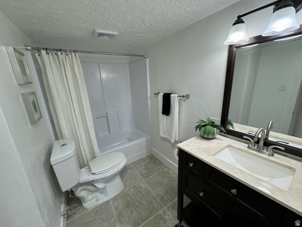 Image 12 of property listing at 260 N 5TH ST, Tooele, UT 84074