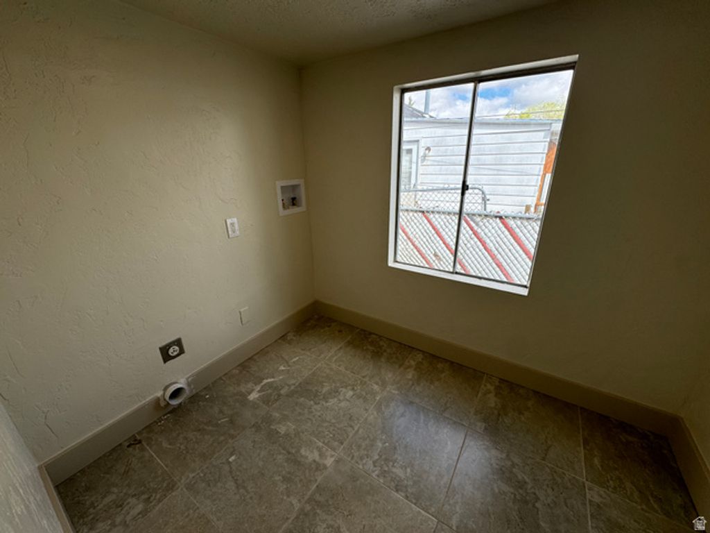 Image 16 of property listing at 260 N 5TH ST, Tooele, UT 84074