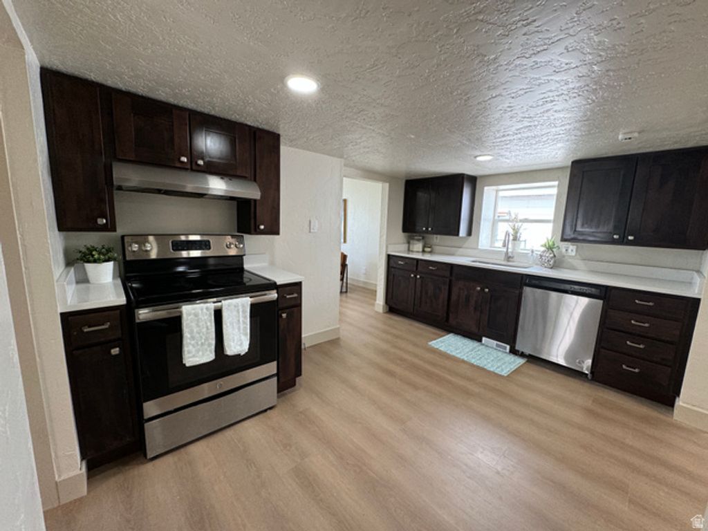 Image 5 of property listing at 260 N 5TH ST, Tooele, UT 84074