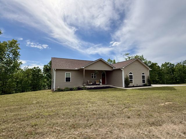 131 Gatlyn Ln, Hohenwald, TN 38462