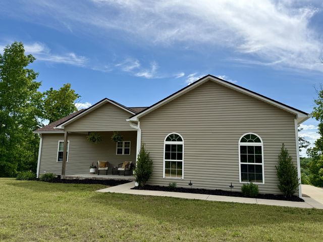 131 Gatlyn Ln, Hohenwald, TN 38462