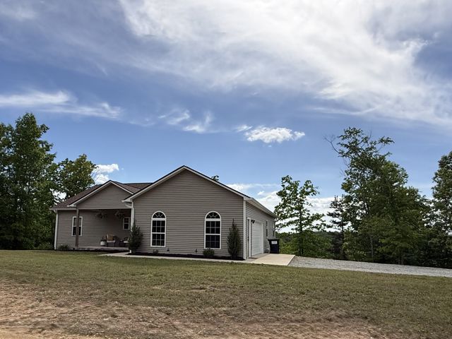 131 Gatlyn Ln, Hohenwald, TN 38462