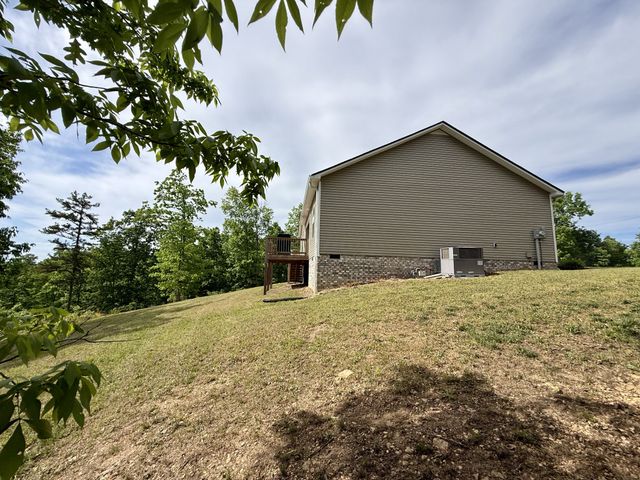 131 Gatlyn Ln, Hohenwald, TN 38462