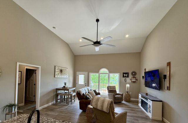 131 Gatlyn Ln, Hohenwald, TN 38462
