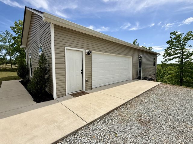 131 Gatlyn Ln, Hohenwald, TN 38462