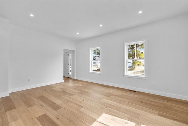 335 Salem St, North Andover, MA 01845