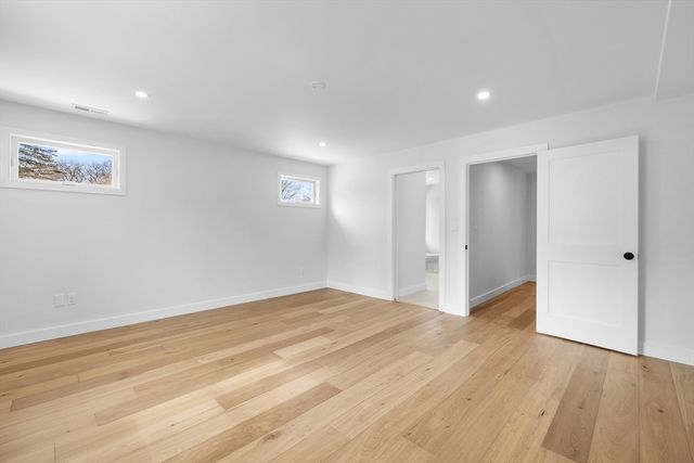 335 Salem St, North Andover, MA 01845