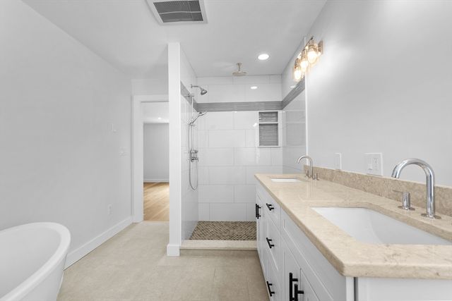 335 Salem St, North Andover, MA 01845