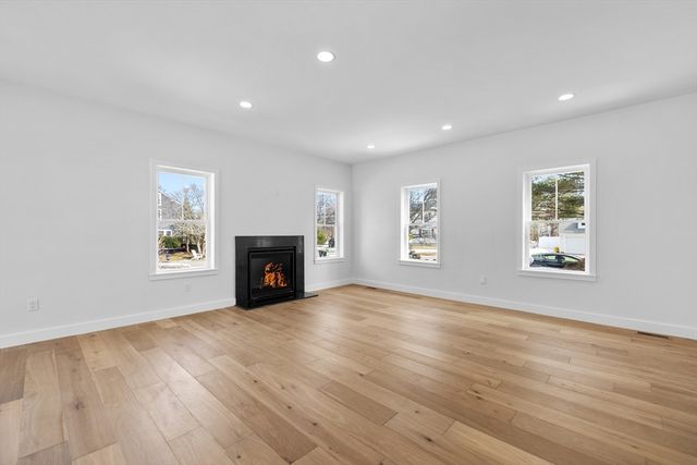 335 Salem St, North Andover, MA 01845