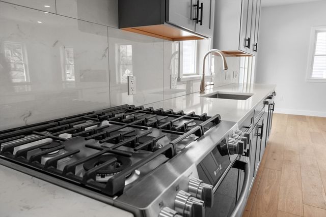 335 Salem St, North Andover, MA 01845