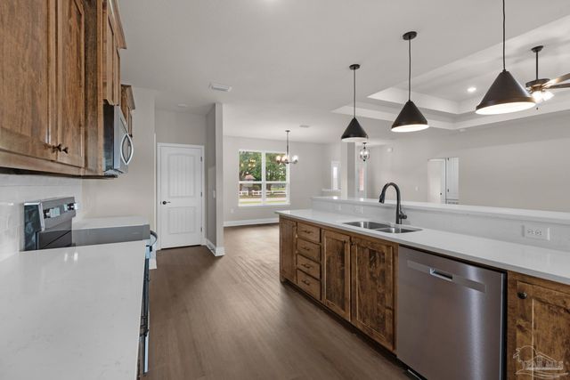 7953 Twin Lake Dr, Milton, FL 32583