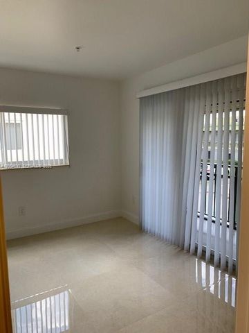 4120 NW 88th Ave 201, Coral Springs, FL 33065