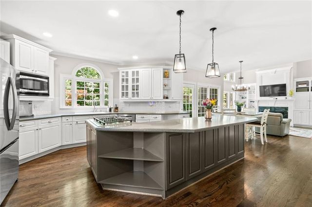 1121 Promontory Drive, Marietta, GA 30062