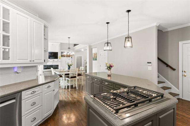 1121 Promontory Drive, Marietta, GA 30062