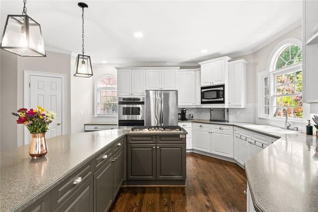1121 Promontory Drive, Marietta, GA 30062