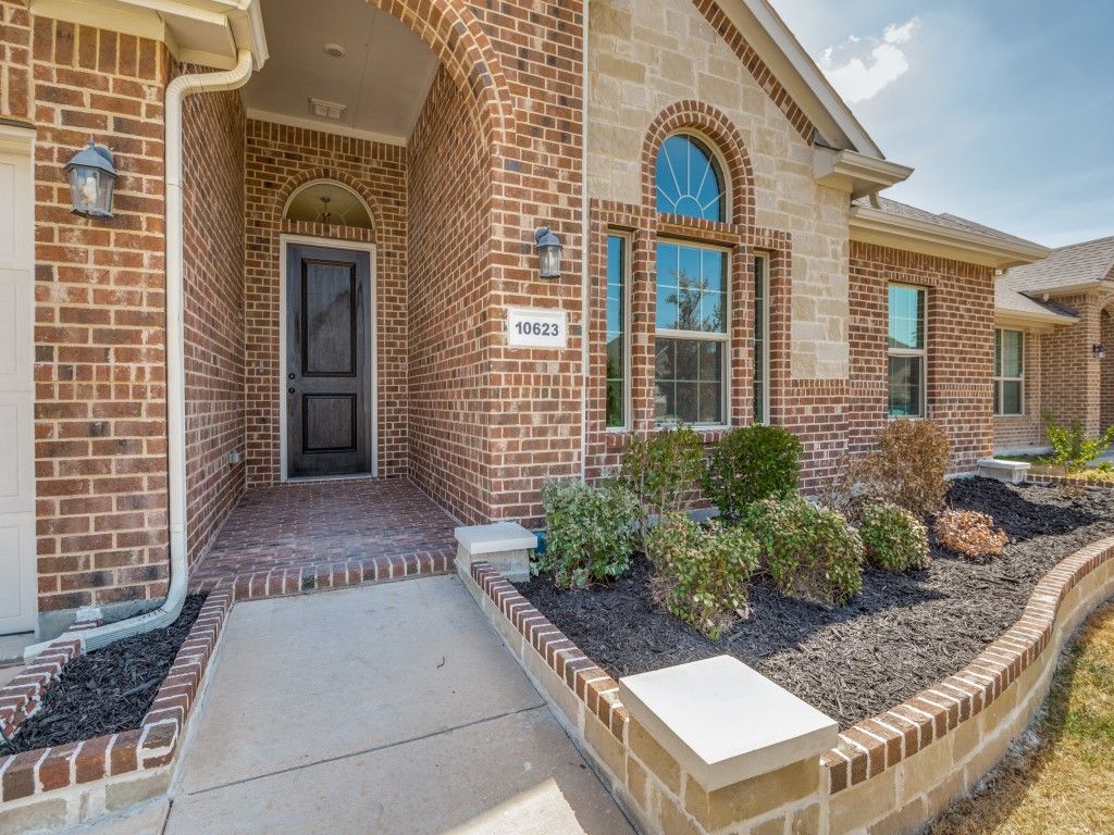 10623 Cherry Tree Way, Grand Prairie, TX 76065 — photo 4