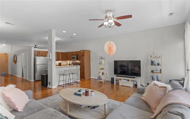 450 W Princess Anne Rd Unit 206, Norfolk, VA 23517