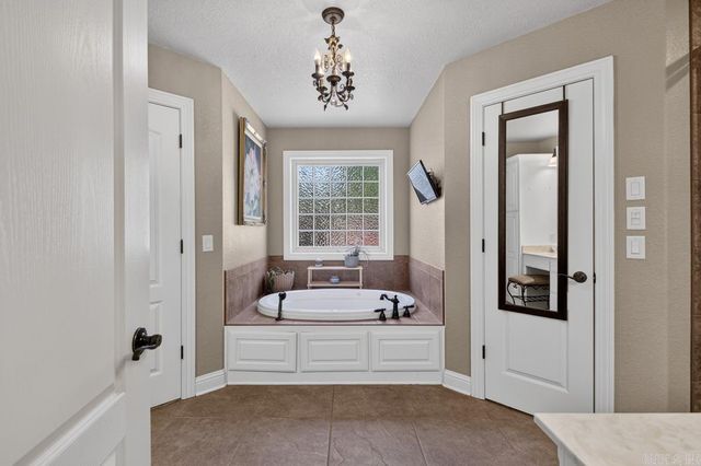 104 Parkway Square, Pearcy, AR 71964