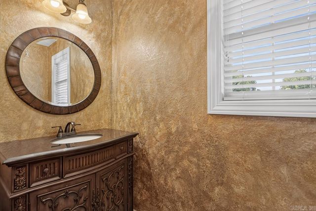 104 Parkway Square, Pearcy, AR 71964