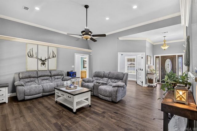 104 Parkway Square, Pearcy, AR 71964