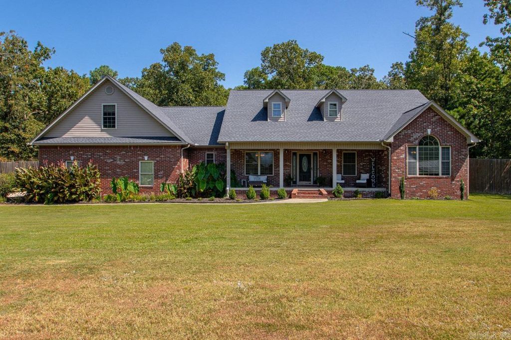 104 Parkway Square, Pearcy, AR 71964