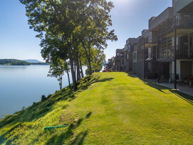 4312 Lakeshore Lane Unit 304, Chattanooga, TN 37415